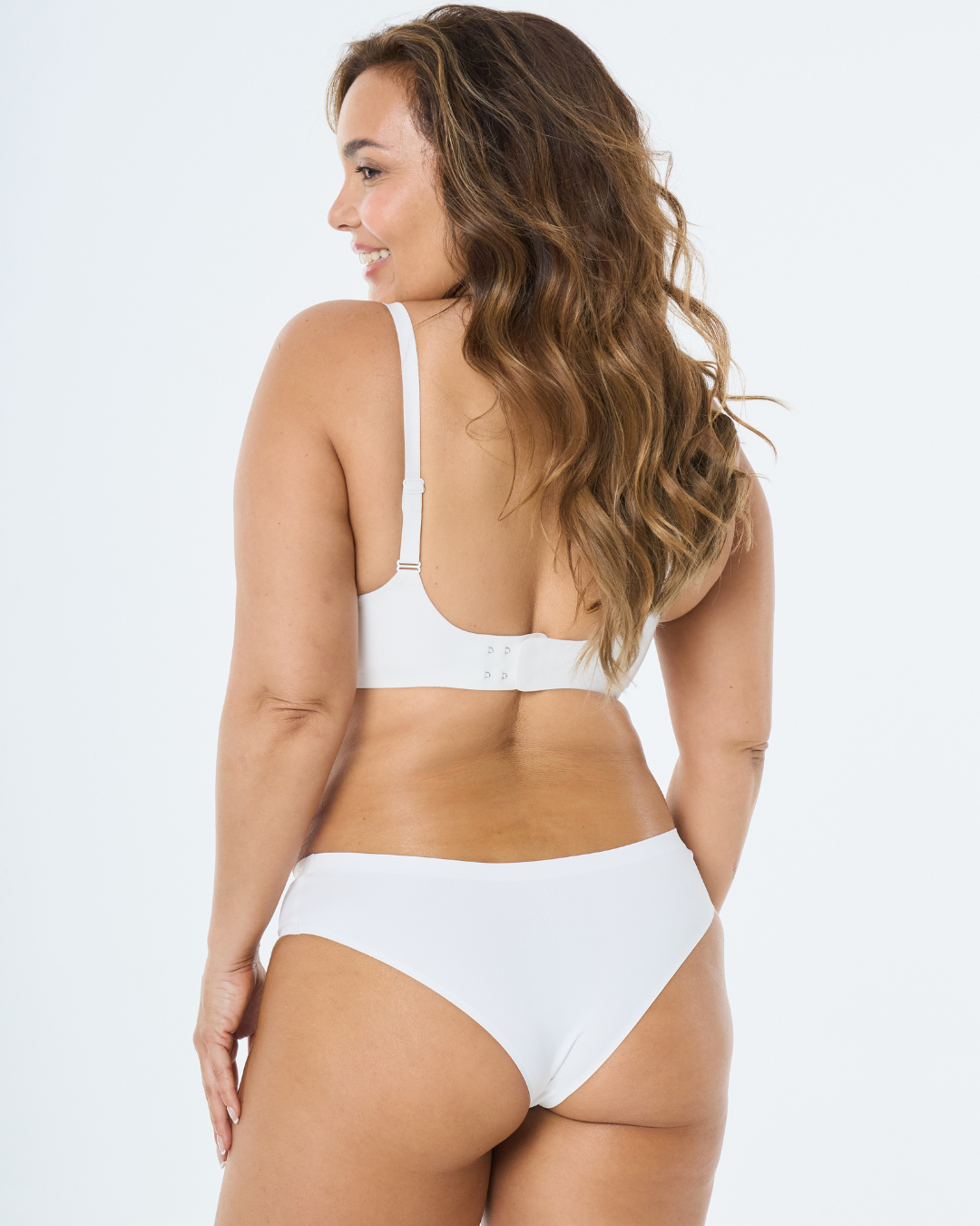 Art. 101033 Corpiño Seamless Adaptable Blanco
