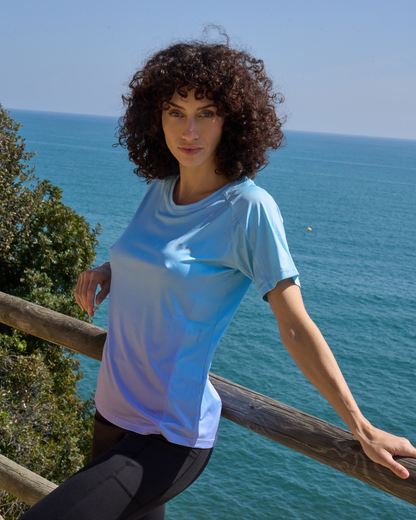 Art. 46183292 Remera corte V Esfumado Celeste