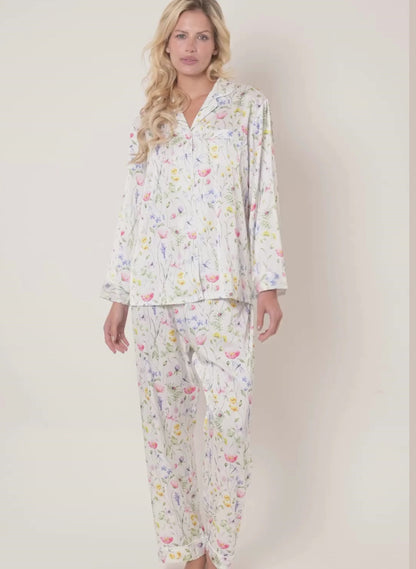 Art. 570603 Pijama largo Satén Chifón Flores